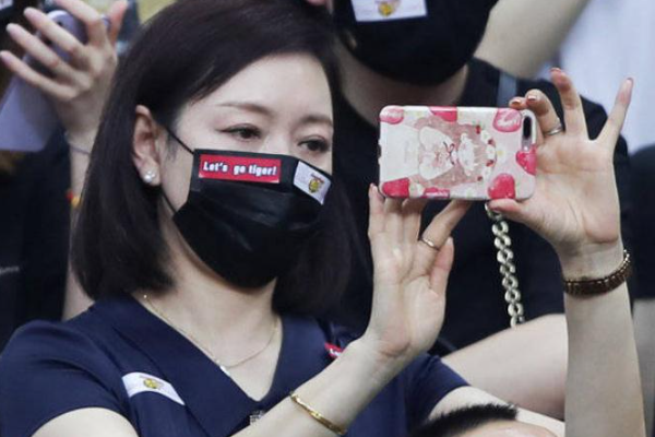 张镇麟的母亲是什么职位?